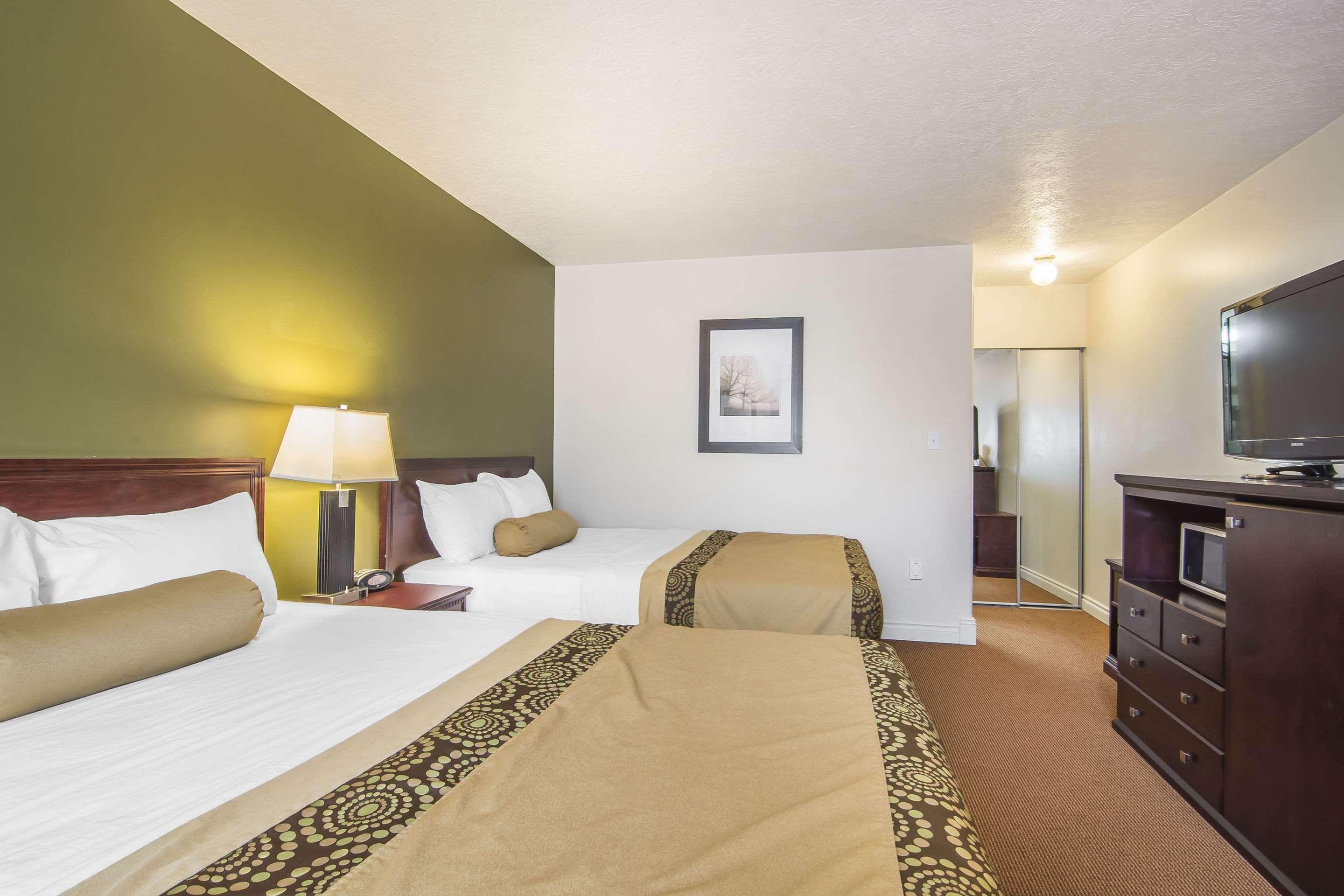 Econo Lodge Inn & Suites High Level Exterior photo