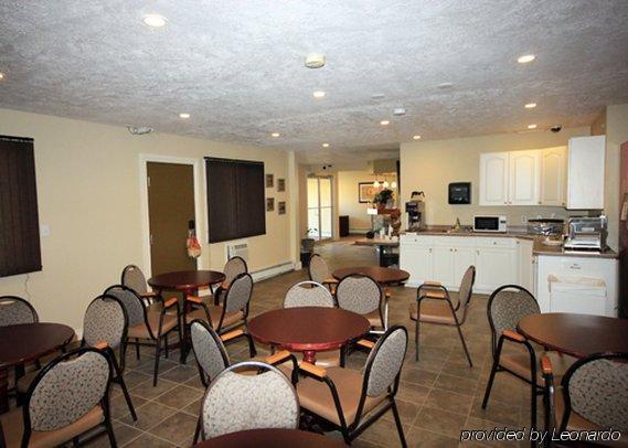 Econo Lodge Inn & Suites High Level Restaurant photo