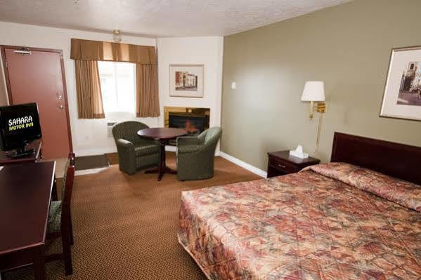 Econo Lodge Inn & Suites High Level Exterior photo